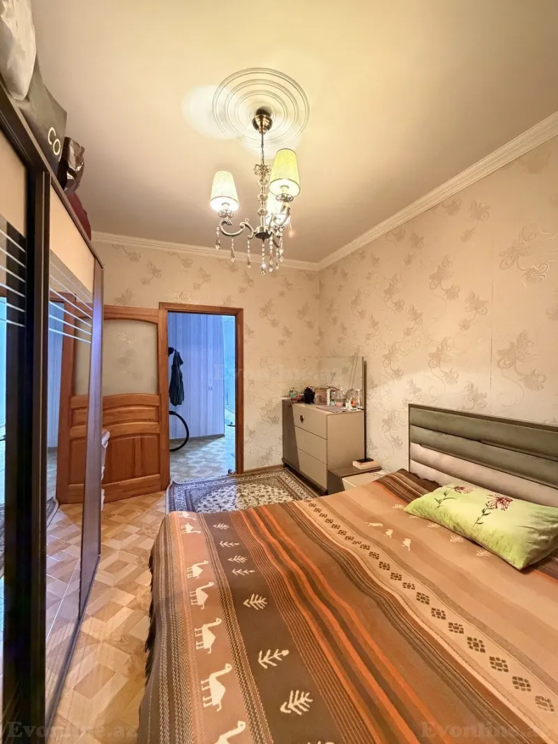 Satılır 2 otaqlı Mənzil Köhnə tikili 65 m² İnşaatçılar m. - şəkil 4