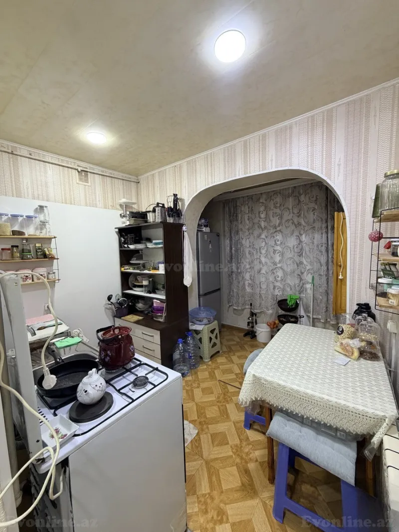 Satılır 2 otaqlı Mənzil Köhnə tikili 65 m² İnşaatçılar m. - şəkil 11