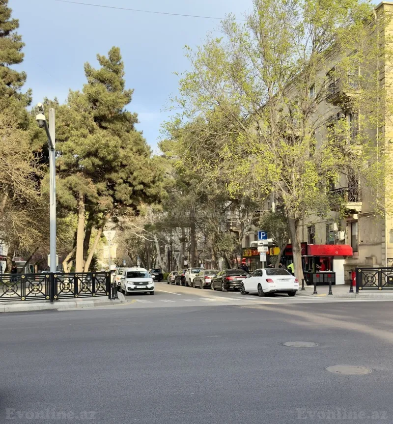Satılır 3 otaqlı Mənzil Köhnə tikili 80 m² Elmlər Akademiyası m. - şəkil 2