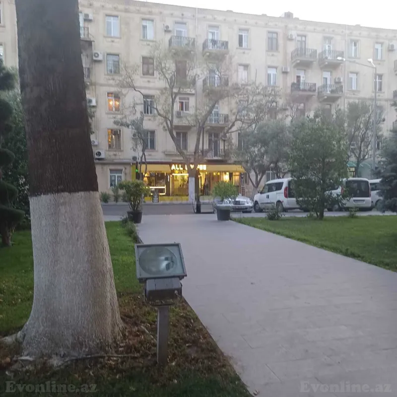 Satılır 2 otaqlı Mənzil Köhnə tikili 60 m² Elmlər Akademiyası m. - şəkil 6