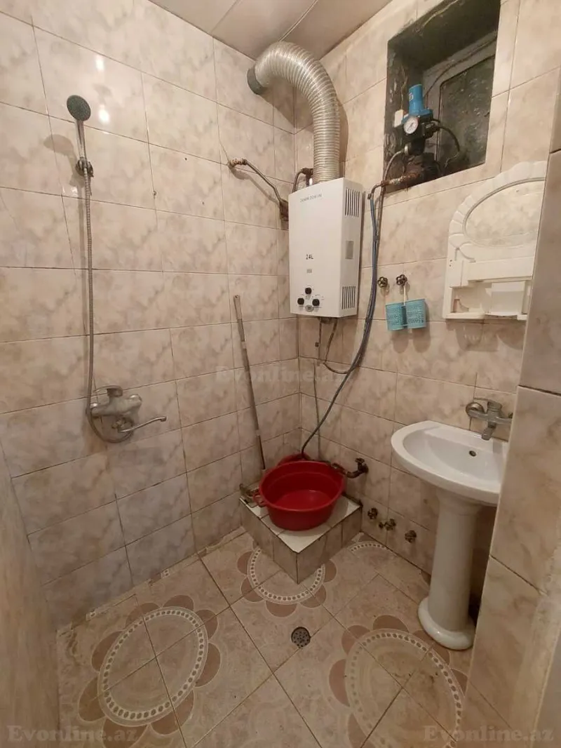 Kirayə verilir 2 otaqlı Həyət evi 80 m² Elmlər Akademiyası m. - şəkil 6