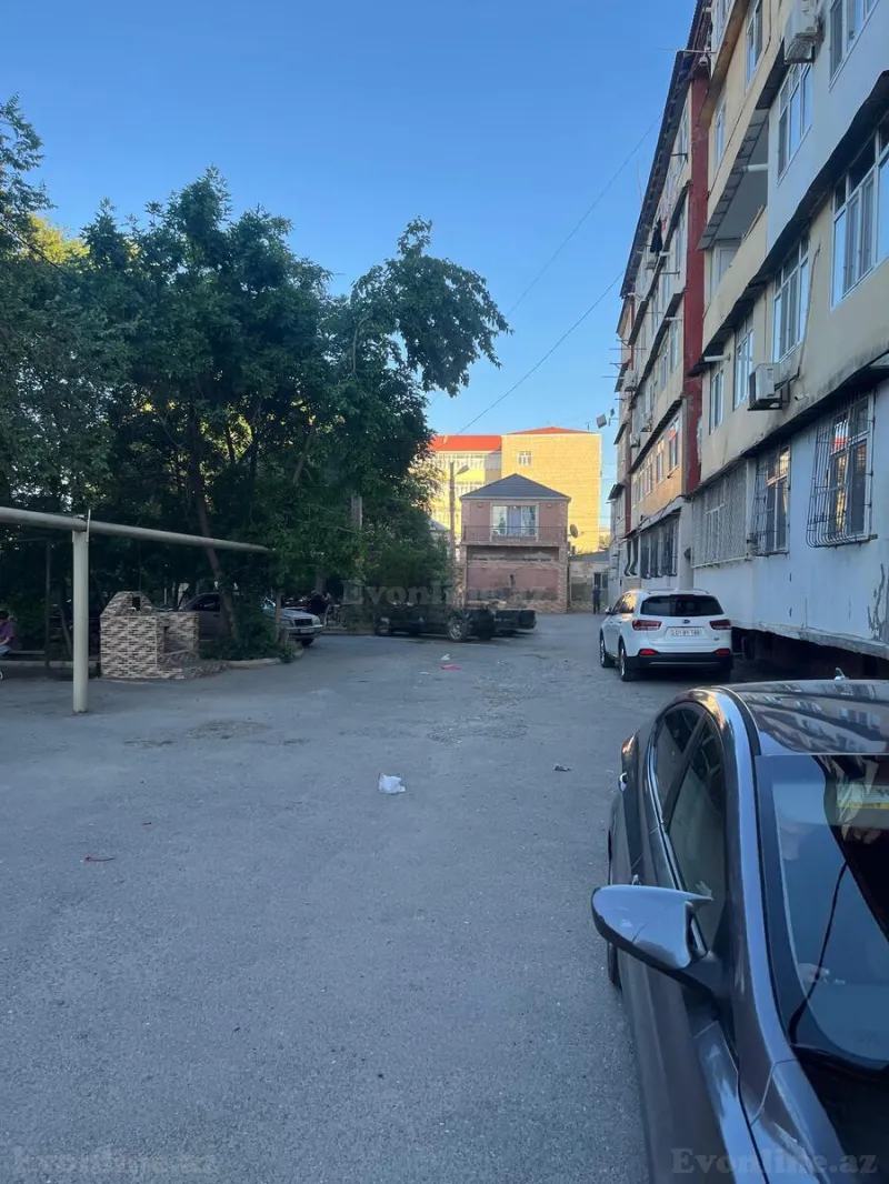 Satılır 4 otaqlı Mənzil Köhnə tikili 108 m² Xırdalan