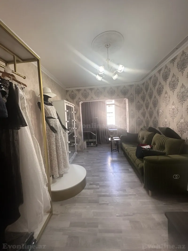 Satılır 1 otaqlı Mənzil Köhnə tikili 42 m² 8-ci mikrorayon