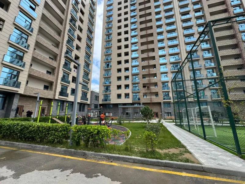 Satılır 4 otaqlı Mənzil Yeni tikili 195 m² 28 May m. - şəkil 2
