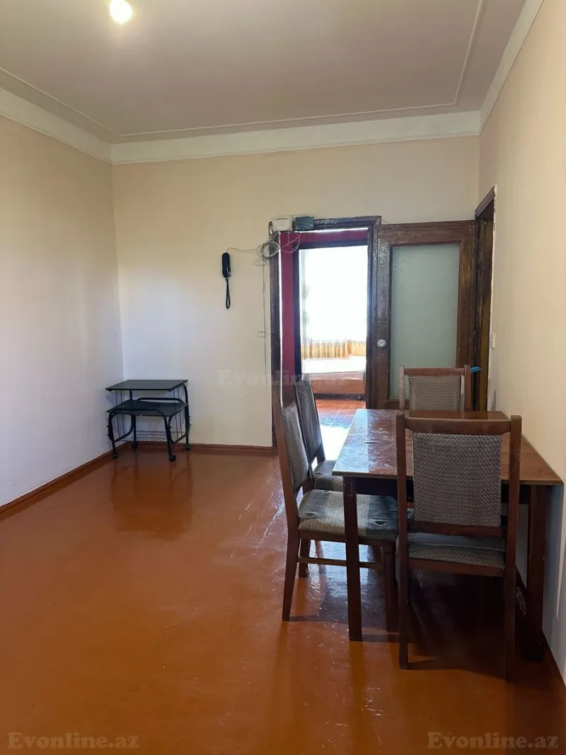 Kirayə verilir 2 otaqlı Mənzil Köhnə tikili 55 m² Memar Əcəmi m. - şəkil 2