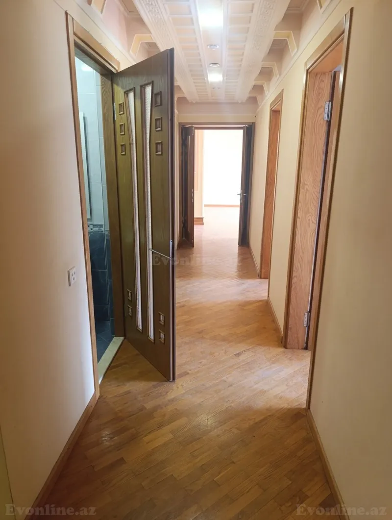 Satılır 3 otaqlı Mənzil Köhnə tikili 137 m² 28 May m. - şəkil 2