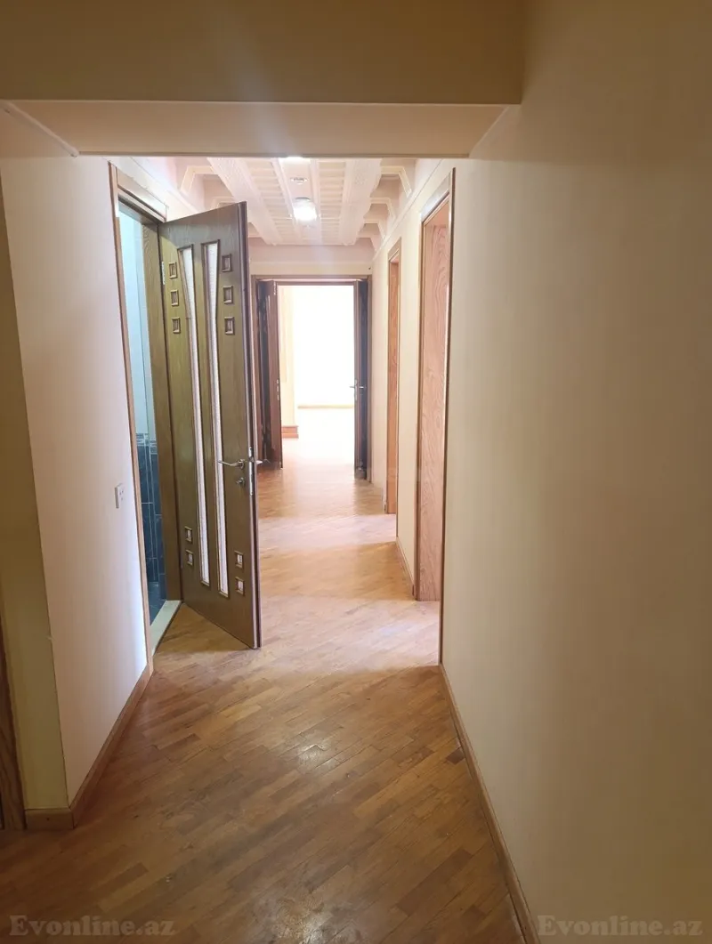 Satılır 3 otaqlı Mənzil Köhnə tikili 137 m² 28 May m. - şəkil 3
