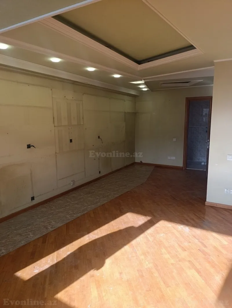Satılır 3 otaqlı Mənzil Köhnə tikili 137 m² 28 May m. - şəkil 7