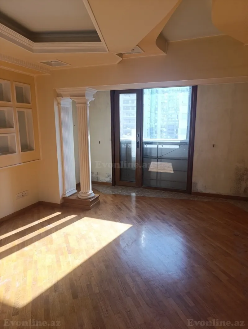 Satılır 3 otaqlı Mənzil Köhnə tikili 137 m² 28 May m. - şəkil 15