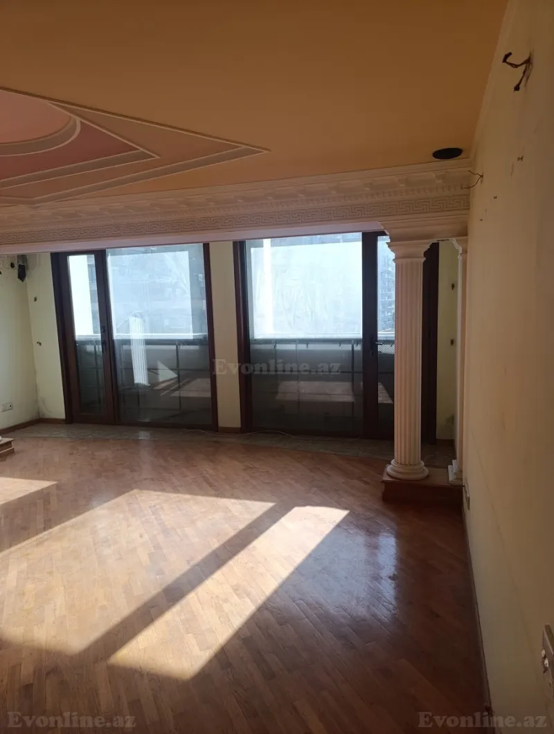 Satılır 3 otaqlı Mənzil Köhnə tikili 137 m² 28 May m. - şəkil 20