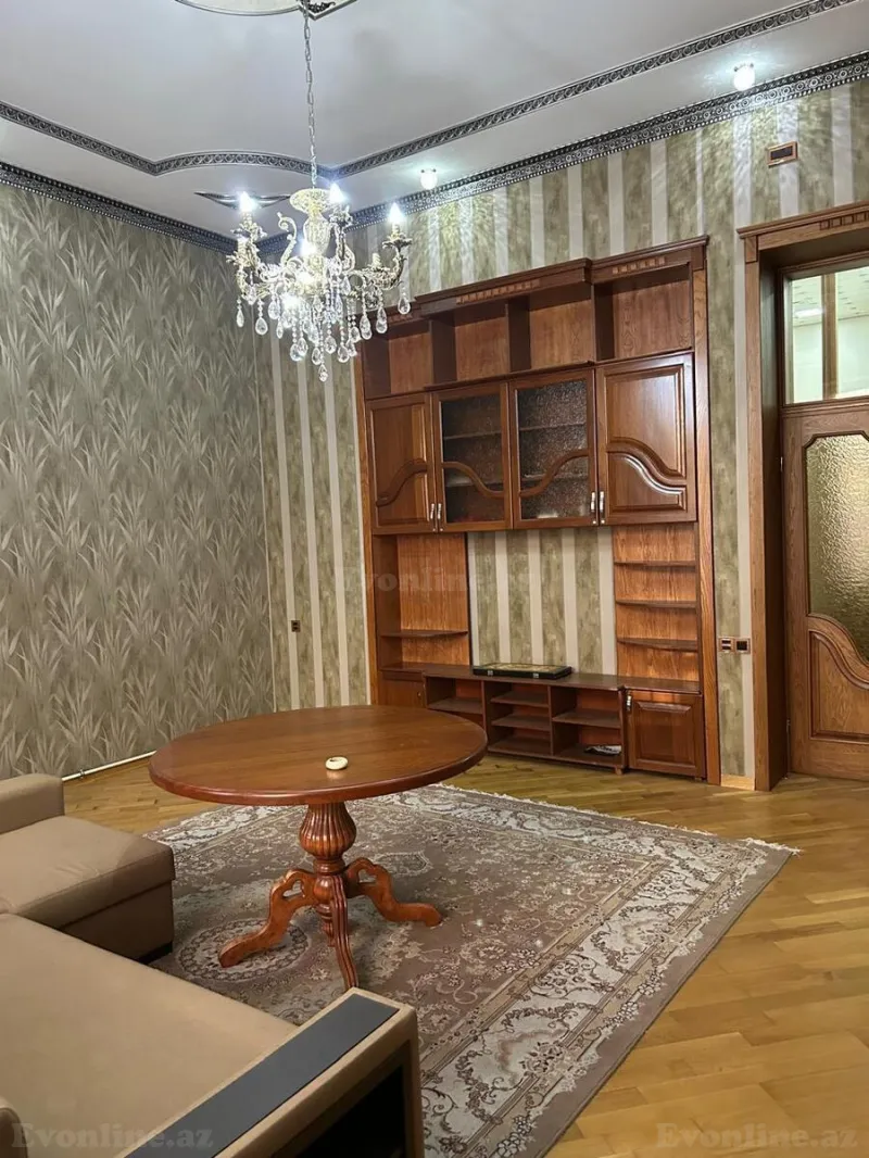 Satılır 3 otaqlı Mənzil Köhnə tikili 114 m² Sahil m. - şəkil 2