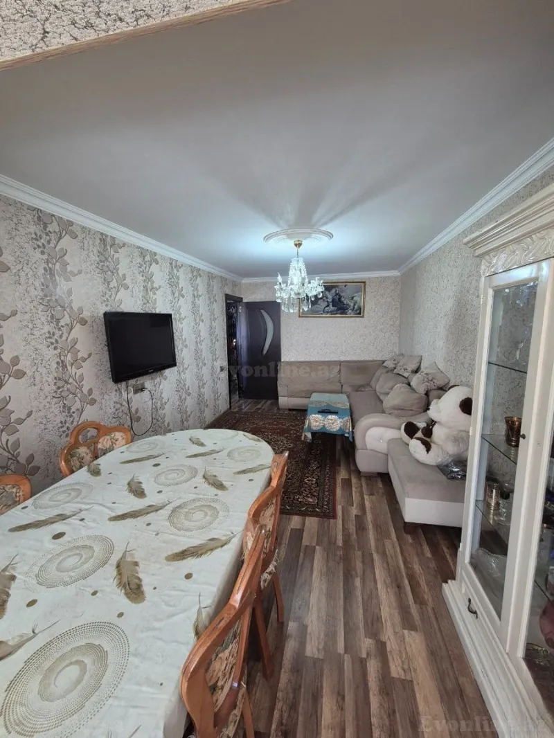 Satılır 4 otaqlı Mənzil Köhnə tikili 85 m² Xalqlar Dostluğu m. - şəkil 2