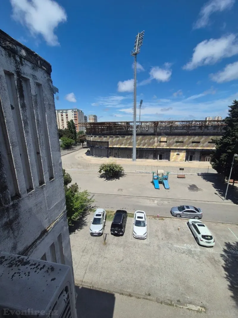 Satılır 4 otaqlı Mənzil Köhnə tikili 85 m² Xalqlar Dostluğu m. - şəkil 5