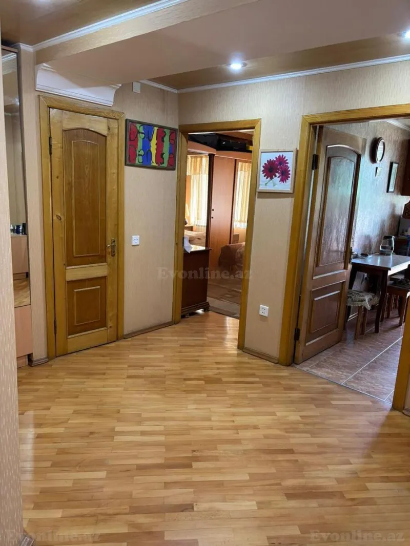 3 otaqlı Mənzil 95 m² 28 May m. Satılır