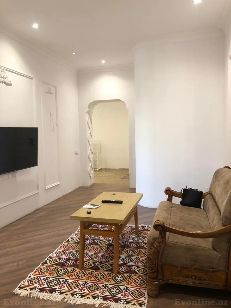2 otaqlı Mənzil 65 m² 8 Noyabr m. Satılır