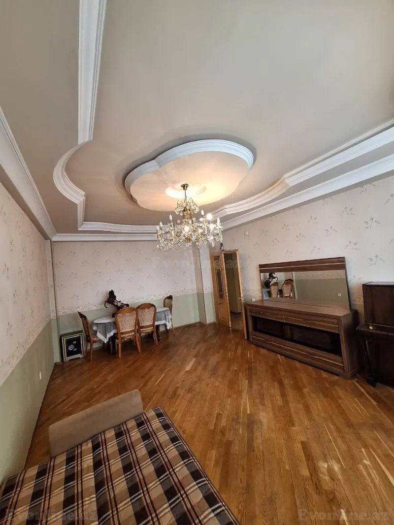 Kirayə verilir 3 otaqlı Mənzil Yeni tikili 130 m² Səbail r. - şəkil 2