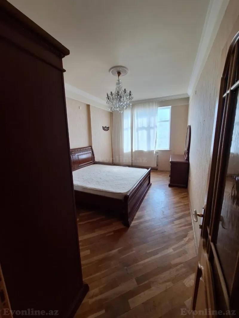 Kirayə verilir 3 otaqlı Mənzil Yeni tikili 130 m² Səbail r. - şəkil 9