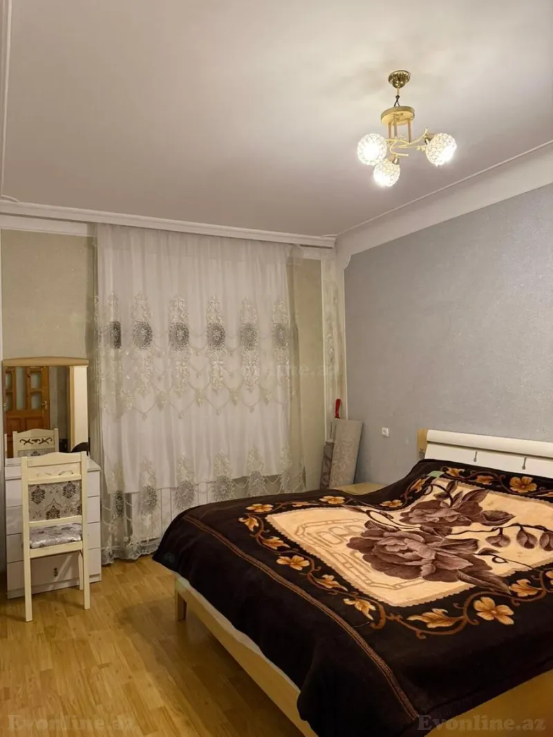 Satılır 2 otaqlı Mənzil Köhnə tikili 70 m² Yeni Yasamal