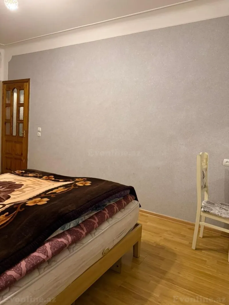 Satılır 2 otaqlı Mənzil Köhnə tikili 70 m² Yeni Yasamal - şəkil 2