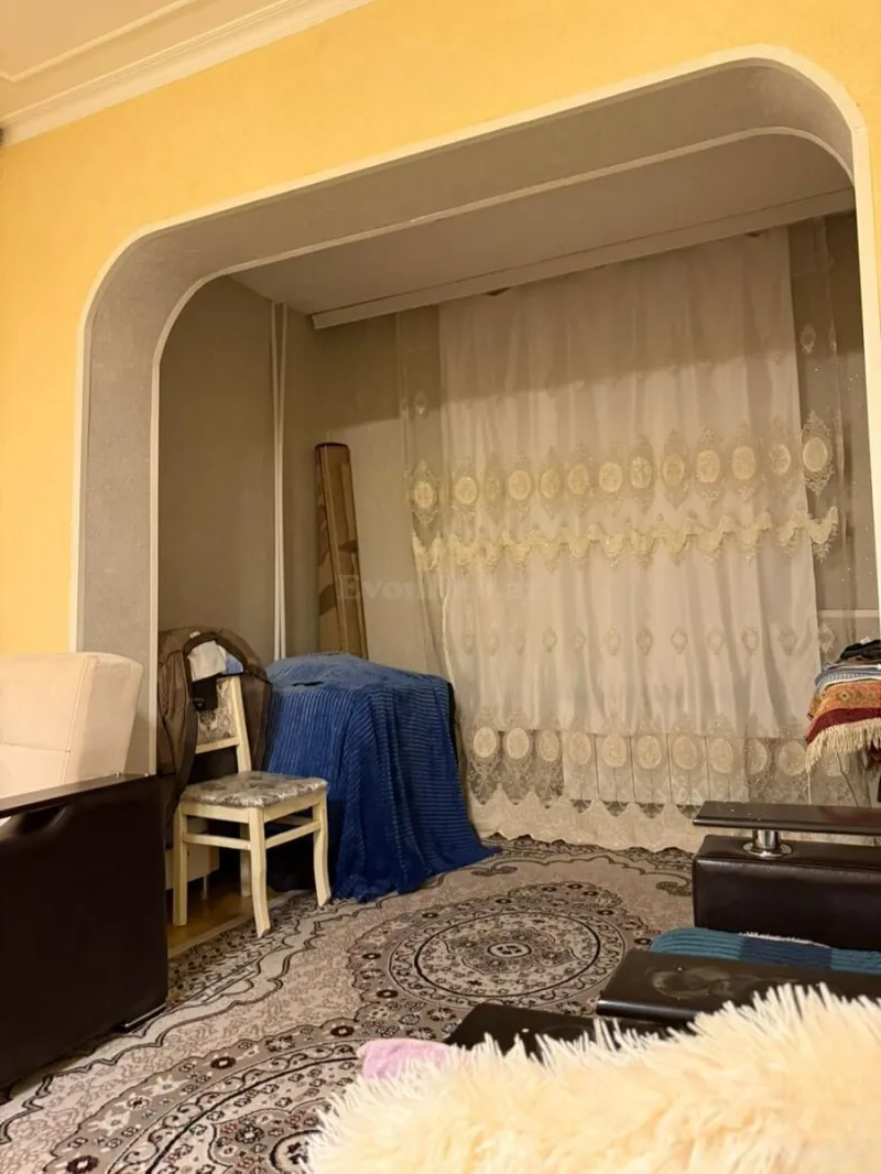 Satılır 2 otaqlı Mənzil Köhnə tikili 70 m² Yeni Yasamal - şəkil 4