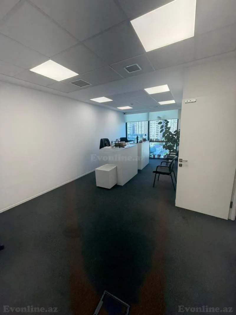 Kirayə verilir Ofis 260 m² 8 Noyabr m. - şəkil 8