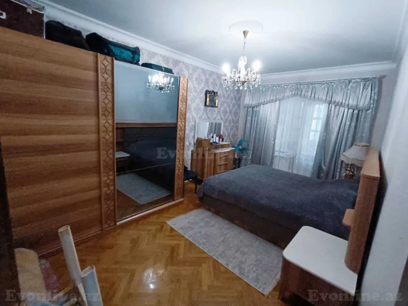 Satılır 5 otaqlı Mənzil Köhnə tikili 130 m² Azadlıq prospekti m. - şəkil 2