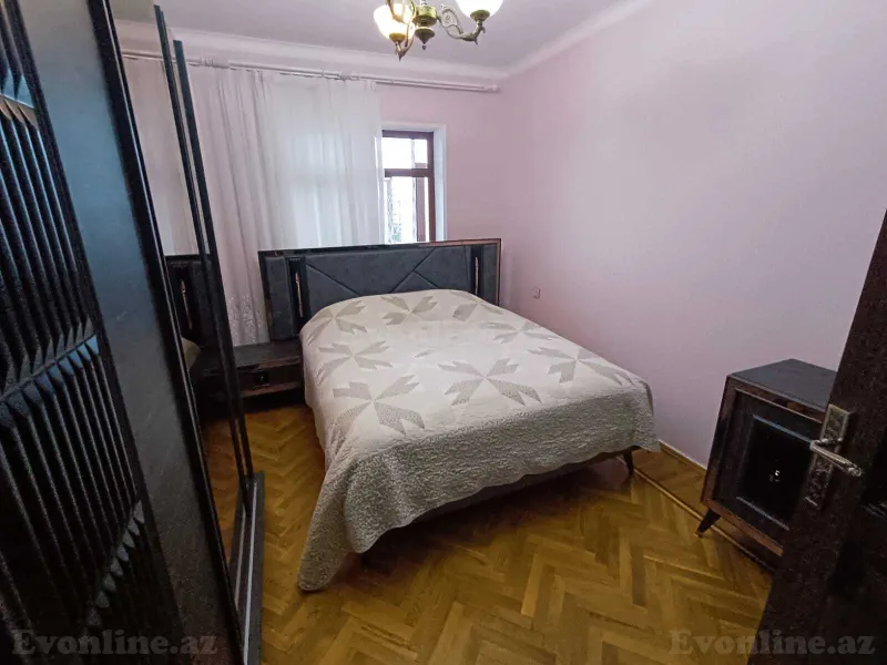 Satılır 5 otaqlı Mənzil Köhnə tikili 130 m² Azadlıq prospekti m. - şəkil 4