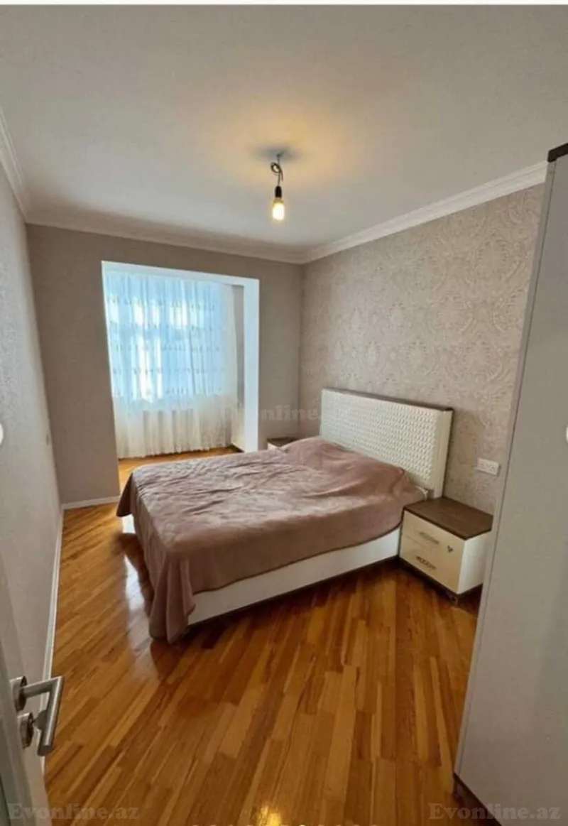 Satılır 4 otaqlı Mənzil Köhnə tikili 110 m² İnşaatçılar m. - şəkil 6