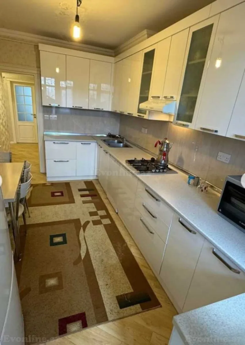 Satılır 4 otaqlı Mənzil Köhnə tikili 110 m² İnşaatçılar m. - şəkil 8