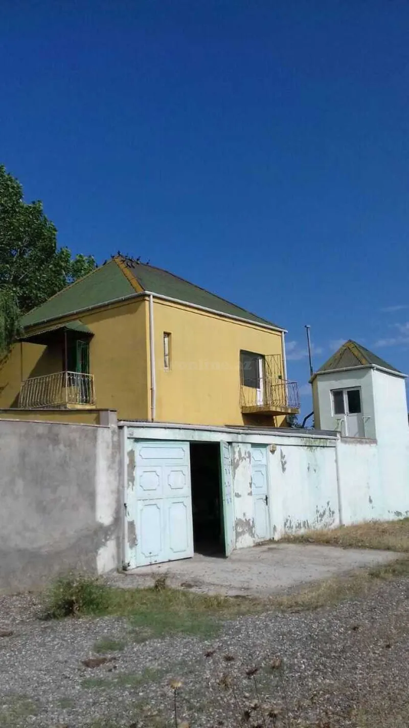 Satılır 5 otaqlı Həyət evi 100 m² Xaçmaz