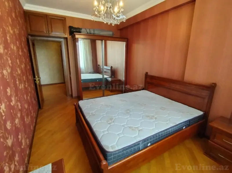 2 otaqlı Mənzil 90 m² Azadlıq prospekti m. Kirayə verilir