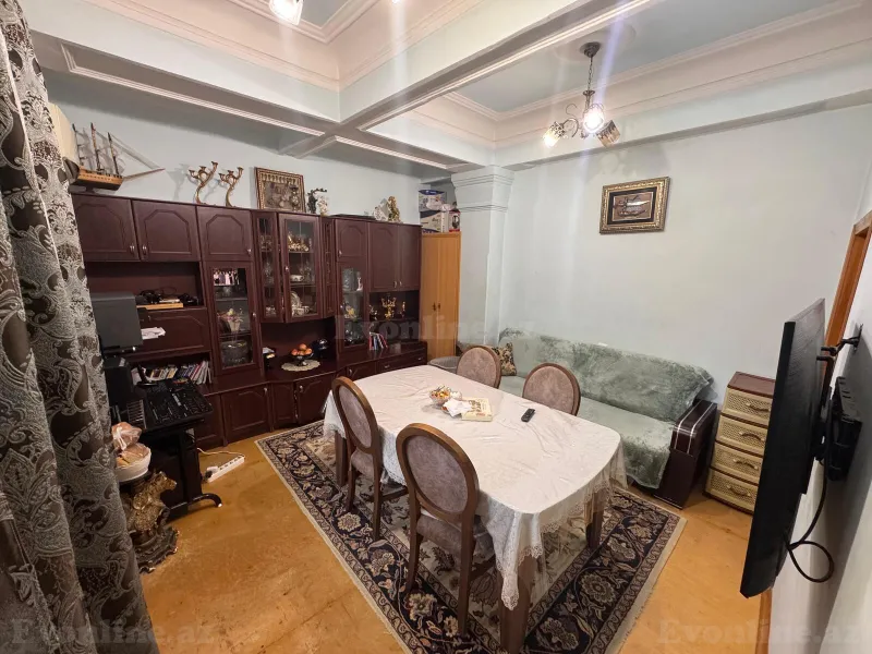 Kirayə verilir 2 otaqlı Mənzil Köhnə tikili 47 m² Neftçilər m.