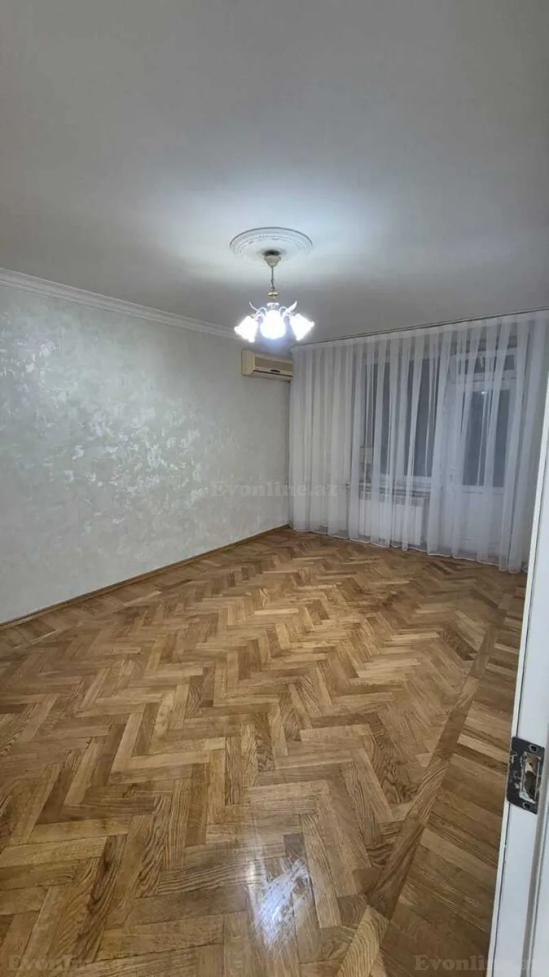 Satılır 1 otaqlı Mənzil Köhnə tikili 35 m² Elmlər Akademiyası m.