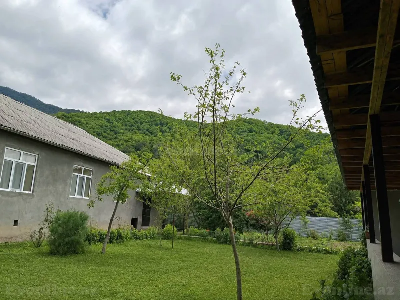 Kirayə verilir 3 otaqlı Həyət evi 180 m² Qəbələ