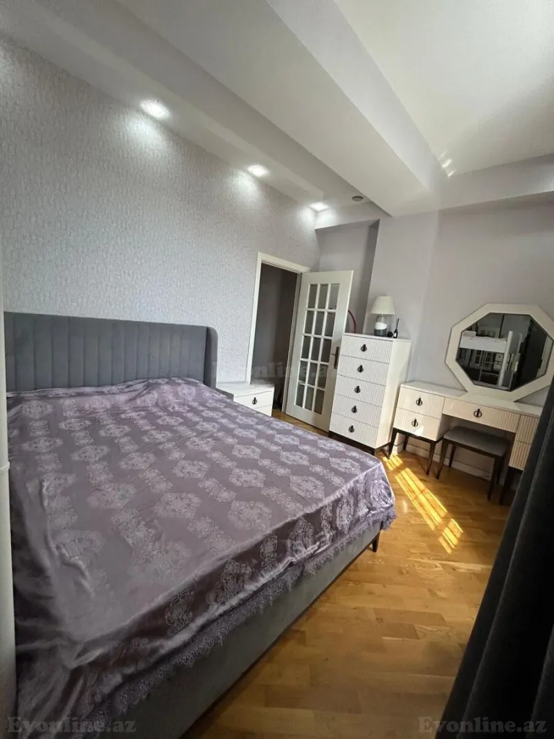 Satılır 3 otaqlı Mənzil Köhnə tikili 90 m² Memar Əcəmi m. - şəkil 4