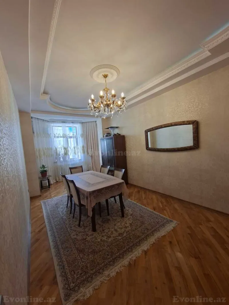 3 otaqlı Mənzil 90 m² İnşaatçılar m. Satılır