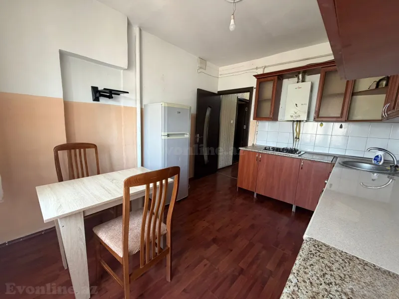 Kirayə verilir 2 otaqlı Mənzil Köhnə tikili 65 m² Yasamal r. - şəkil 6