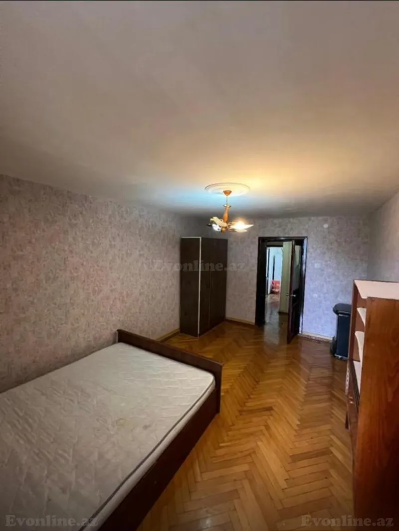 Satılır 3 otaqlı Mənzil Köhnə tikili 70 m² İnşaatçılar m. - şəkil 3