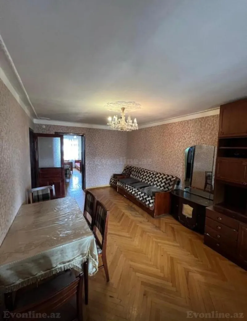 Satılır 3 otaqlı Mənzil Köhnə tikili 70 m² İnşaatçılar m. - şəkil 4