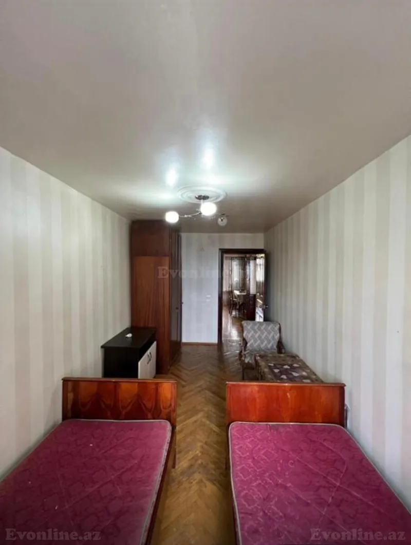 Satılır 3 otaqlı Mənzil Köhnə tikili 70 m² İnşaatçılar m. - şəkil 5