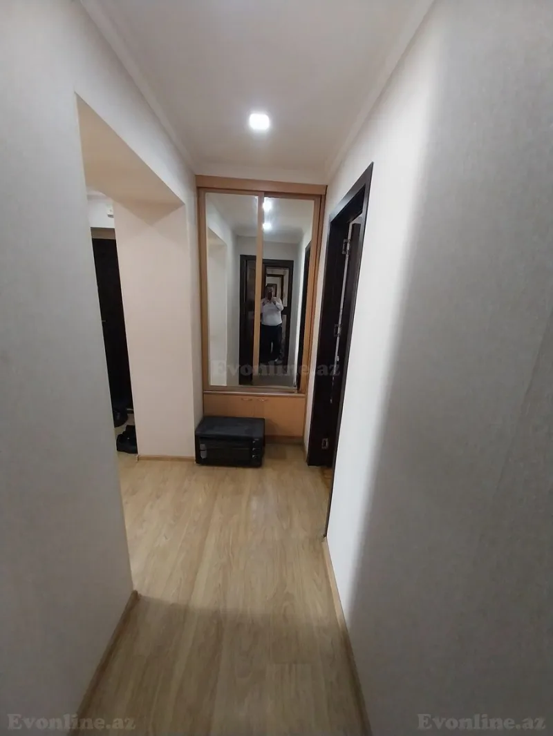 3 otaqlı Mənzil 75 m² İnşaatçılar m. Satılır