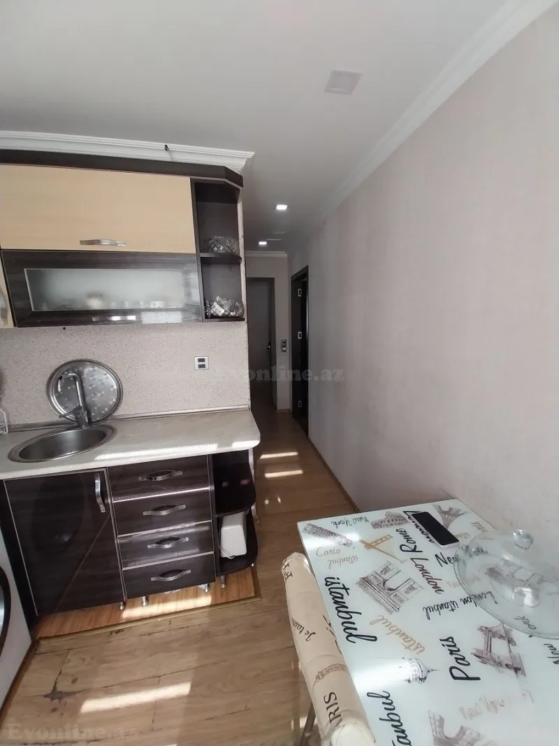 Satılır 3 otaqlı Mənzil Köhnə tikili 75 m² İnşaatçılar m. - şəkil 4