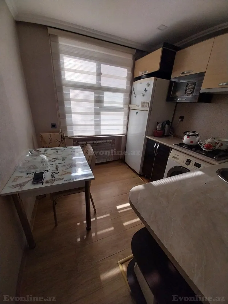 Satılır 3 otaqlı Mənzil Köhnə tikili 75 m² İnşaatçılar m. - şəkil 9