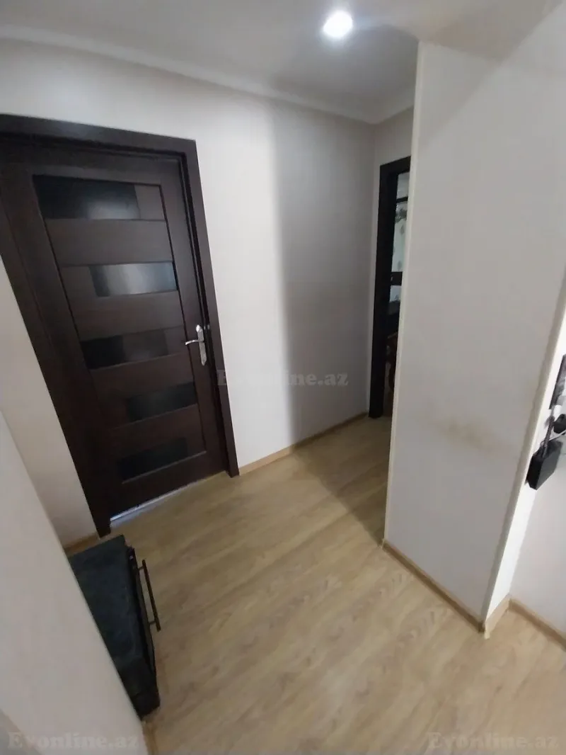 Satılır 3 otaqlı Mənzil Köhnə tikili 75 m² İnşaatçılar m. - şəkil 10