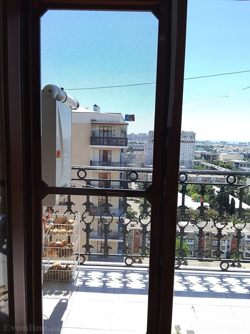 Satılır 3 otaqlı Mənzil Yeni tikili 70 m² Neftçilər m. - şəkil 2
