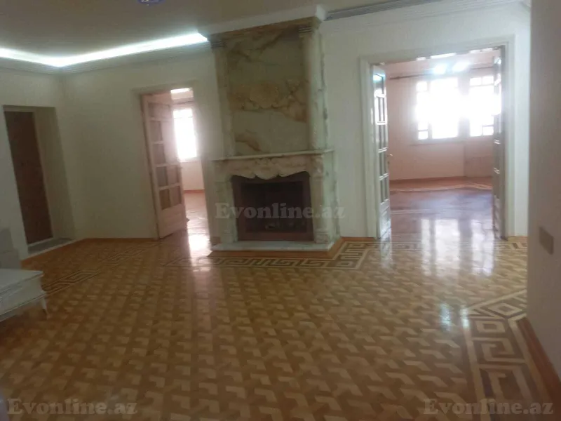 Satılır 5 otaqlı Mənzil Köhnə tikili 150 m² 28 May m. - şəkil 2