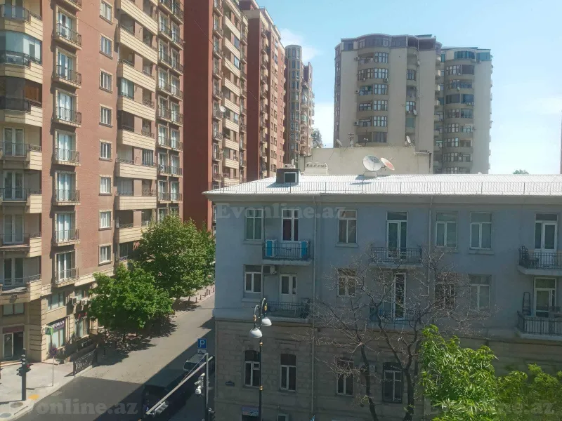Satılır 5 otaqlı Mənzil Köhnə tikili 150 m² 28 May m. - şəkil 8