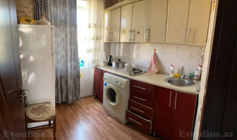2 otaqlı Mənzil 55 m² Elmlər Akademiyası m. Kirayə verilir
