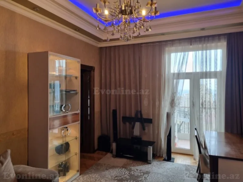 Satılır 2 otaqlı Mənzil Köhnə tikili 55 m² Yasamal r. - şəkil 5