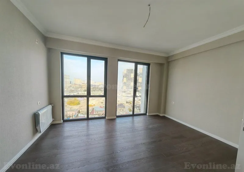 3 otaqlı Mənzil 110 m² İnşaatçılar m. Satılır